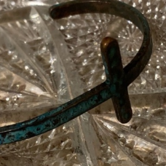 NWT 🌹Rustic jewelry design.. This piece is a turquoise Cross cuff style bracelet - Picture 14 of 15